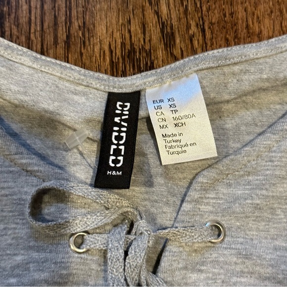 Grey top - Picture 3 of 3